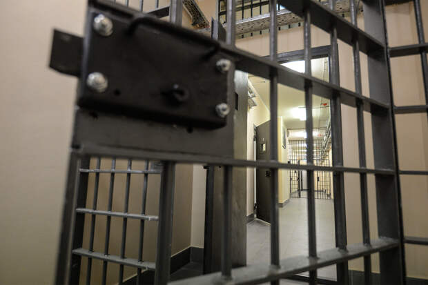 Арестанты российского СИЗО создали криминальную империю и вытянули деньги у сокамерника