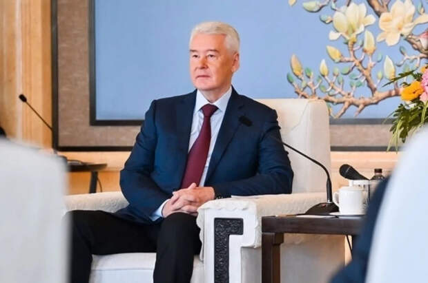 Собянин: началось строительство пешеходного моста на Болотной набережной