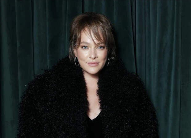 «Три кучеряшки»: Аглая Тарасова показала редкие кадры с мамой и сестрой