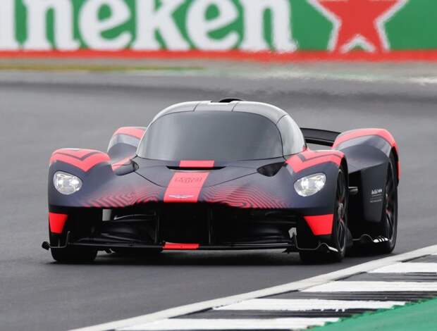 Aston Martin Valkyrie, разработанный в сотрудничестве с Red Bull Racing, впервые появился на публике Aston Martin Valkyrie, aston martin, red bull, авто, автомобили, гипрекар, суперкар, формула 1