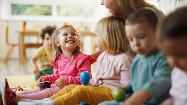 Онищенко: тема работы детских садов до восьми часов вечера нуждается в изучении