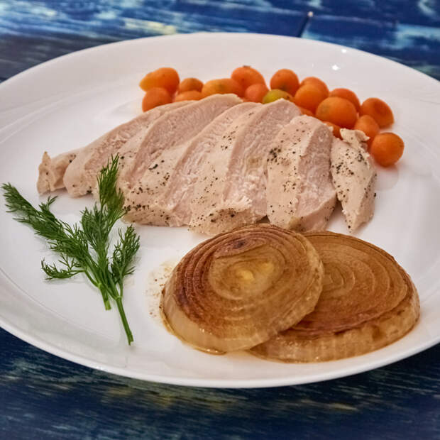 Куриное филе томленое в молоке. еда, курица, куриное филе, куриная грудка, отварная курица, готовим курицу, рецепт, длиннопост