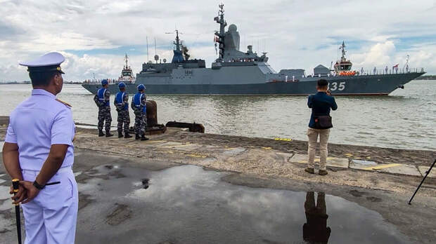 Посол России: "Заход военных кораблей России в Индонезию - нормальная практика"