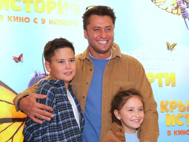 Снова война! Павел Прилучный добивается снижения алиментов детям от Агаты Муцениеце