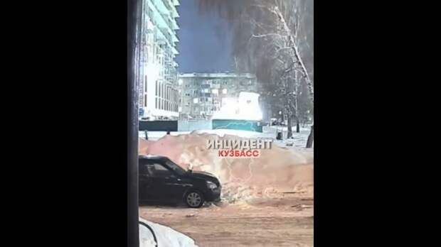 **13 летняя школьница из Кемерова решила пошутить с шарфом на дереве и...