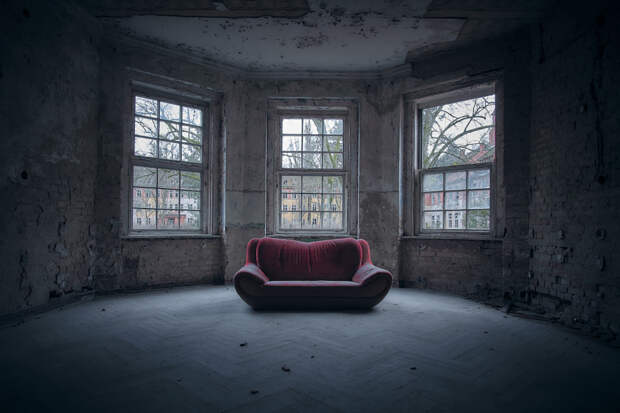 Rotes Sofa by JR PhotoArt on 500px.com
