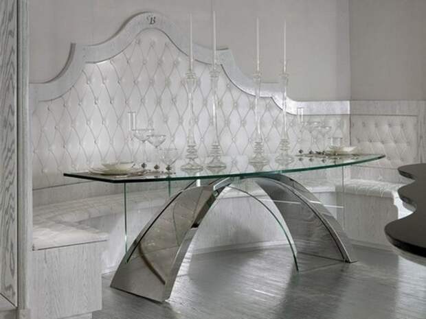 Стекло и хромированная сталь в белом интерьере, Brummel Cucine Стекло и хромированная сталь в белом интерьере, Brummel Cucine