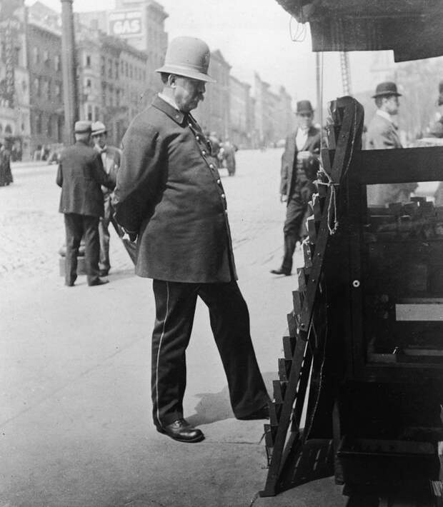 Полицейский на улице, Сан-Франциско. 1900 год. военное, жандармы, исторические фото, милиция, полиция, факты