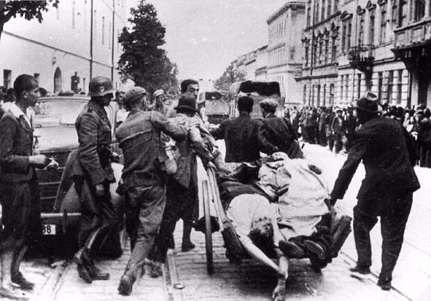 30 шокирующих фотографий львовских погромов 1941 года