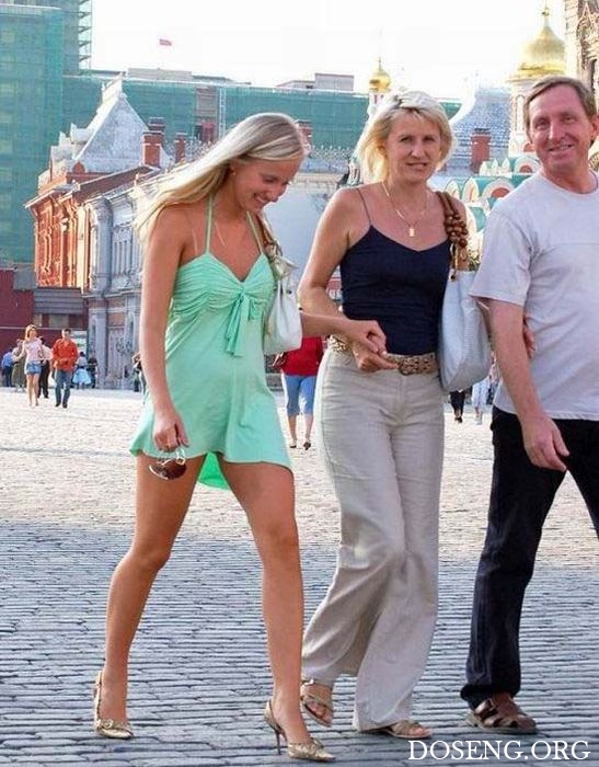 Наши девушки в коротких юбках