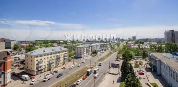 Двухуровневую квартиру с пятью лоджиями продают в Барнауле за 16 млн рублей