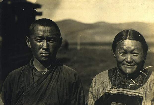 Портрет скотоводов. Неизвестный автор, 1900–1905 год, Урянхайский край, Кунсткамера.