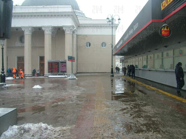 Вымершие улицы и пустое метро, или как живет Москва в эпоху коронавируса