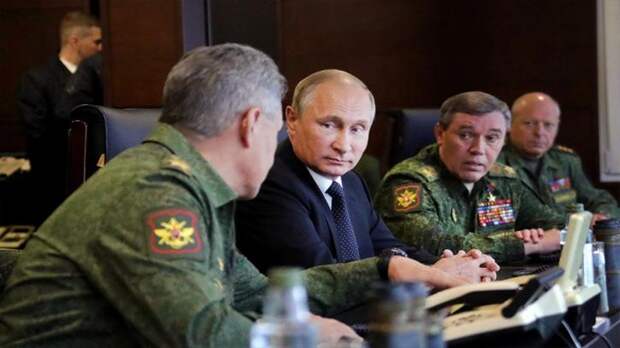 Украина стягивает войска к российским границам: последовал ответ РФ