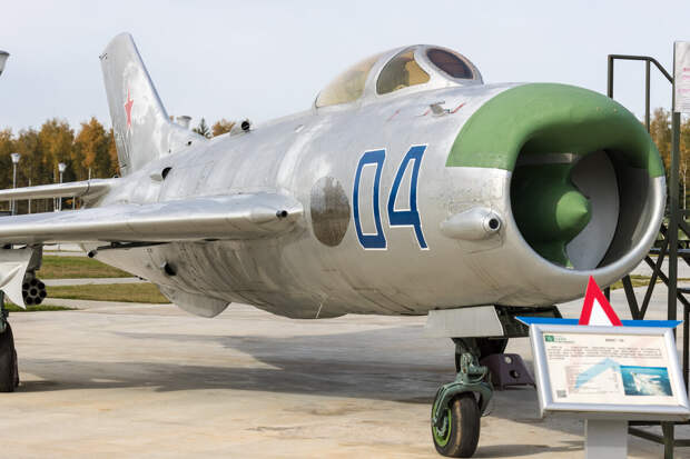 МиГ-19 - Генерального конструктора А.И. Микояна