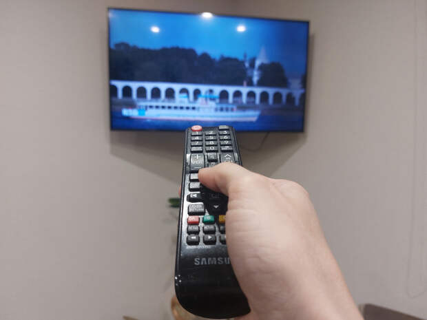 Ученые: Отдых перед телевизором может привести к деменции