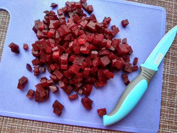 Свекольный салат с апельсином и финиками - сочетание продуктов отменное (без яиц и майонеза)