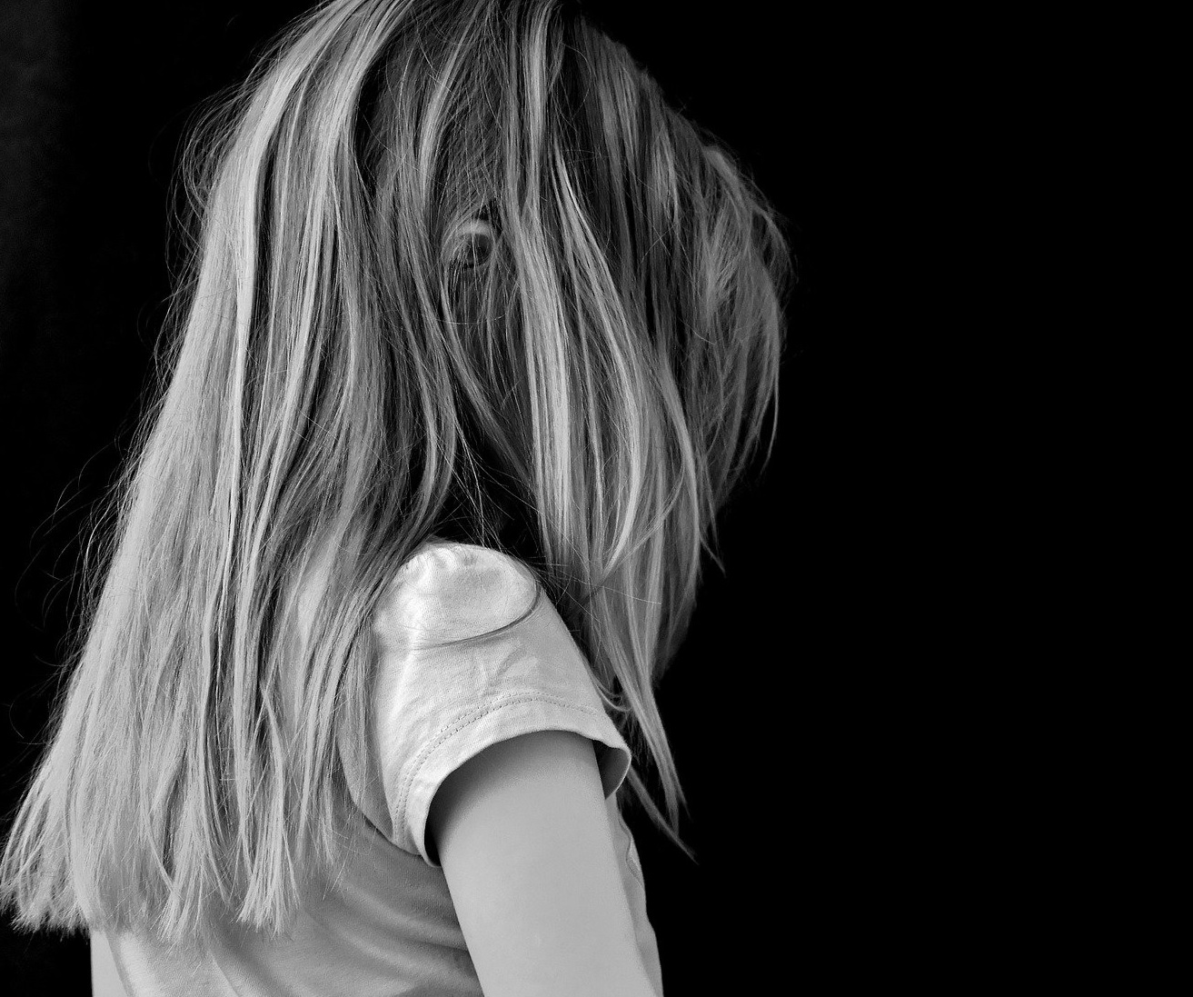 В Петербурге мужчина надругался над 13-летней девочкой и украл у неё 150 рублей