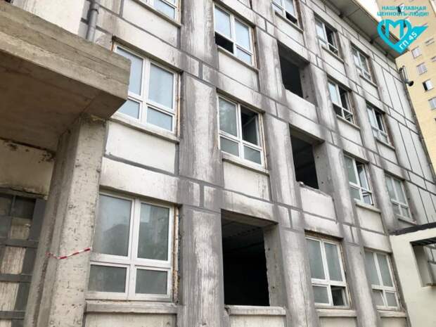 В поликлинике на Флотской подготовили проему для лифтов