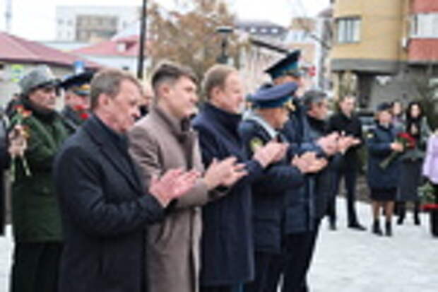 Памятник судебным приставам в Барнауле / Фото: Екатерина Смолихина / amic.ru