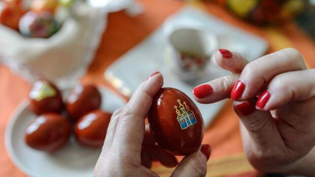 Священник объяснил, почему скорлупу от пасхальных яиц можно выбрасывать