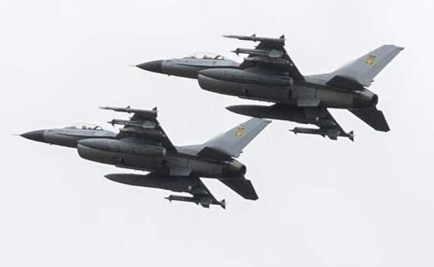 «Пощады не ждите»: Мария Захарова посоветовала сбитым голландским и американским летчикам в плен не попадать