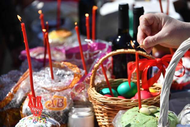 Россияне предпочли окрашивание яиц посещению храма