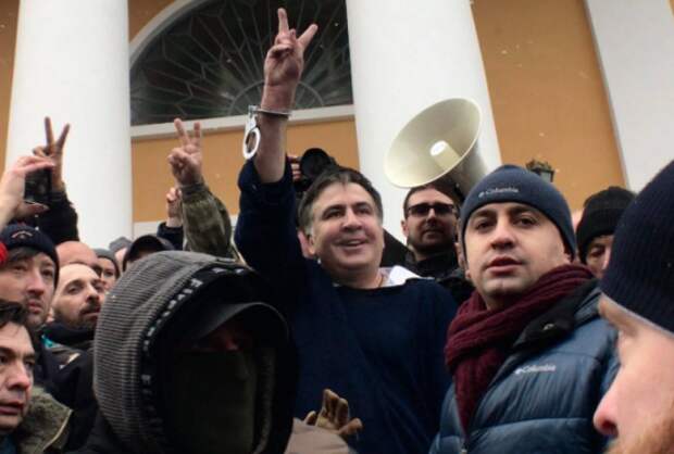 Саакашвили призвал украинцев выходить на Майдан
