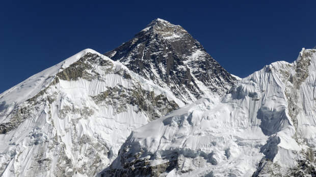 «Горы ошибок не прощают»: почему никто не эвакуирует тела людей с Эвереста