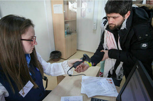 Узбекистан отправит на российские стройки 10 тысяч работников