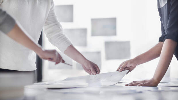 В Госдуме предложили ограничить сферу работы самозанятых услугами для физлиц