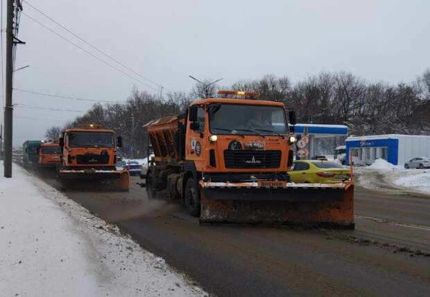В Туле усилили уборку снега из-за снегопада