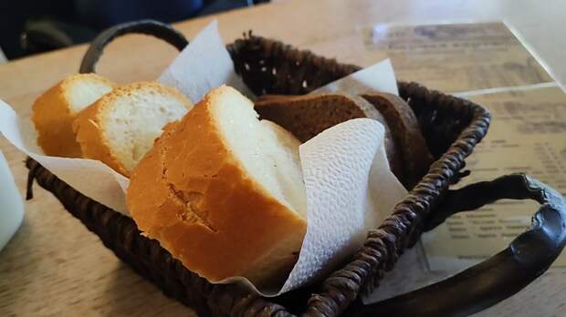 В кафе в Новом Афоне