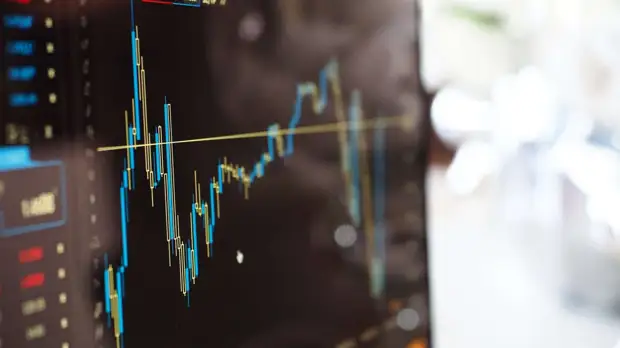 Опрос: Почти 70% граждан РФ хотят длинные майские праздники