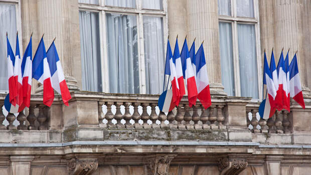 Французские политики выступили против разрешения Киеву наносить удары вглубь РФ