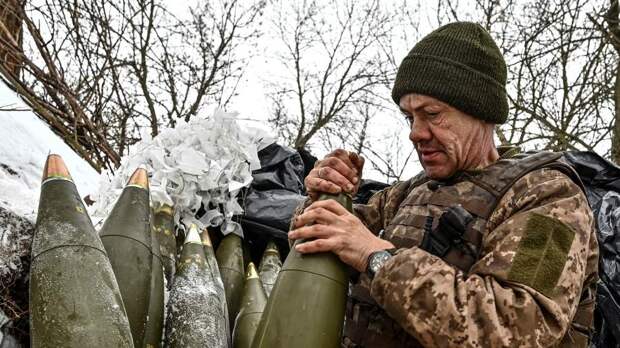 Газета Lidovky указала на причины Запада прекратить поставки оружия Киеву