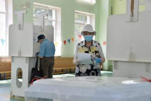 Наблюдатели отмечают максимальную открытость голосования в Москве. Фото: Пелагия Замятина, «Вечерняя Москва»