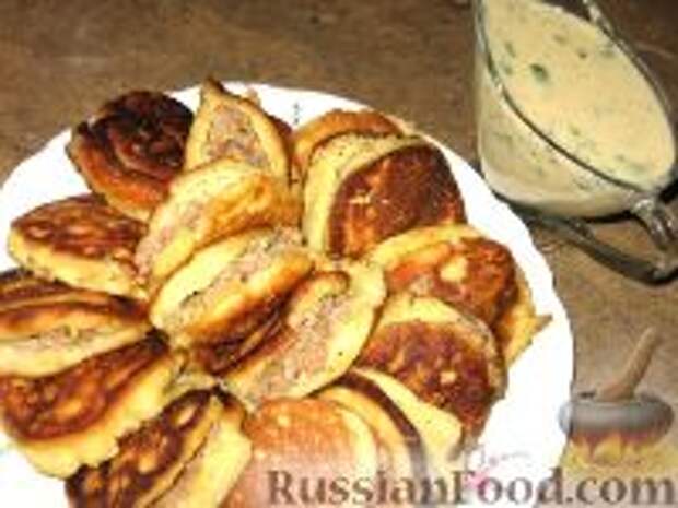 Фото к рецепту: Оладушки с мясной начинкой