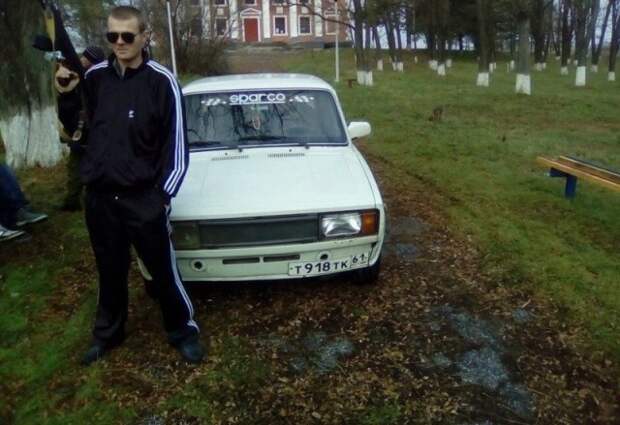 Обложка для компьютерных гоночек гопота, девушки, оружие, пистолет, прикол, юмор