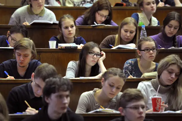 По цифровому следу: в России стартует эксперимент по отслеживанию искусственным интеллектом успеваемости студентов