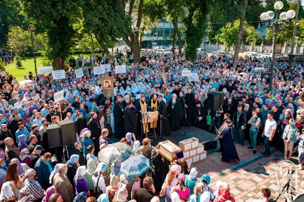 Церковь Украины и власть: стояние у стены непонимания