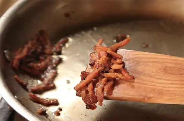 6 продуктов, которые надо начинать готовить на холодной сковороде, а не нагревать ее