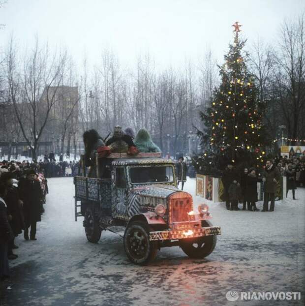 1978 Накануне празднования Нового года на улицах города Москвы, РИА Новости, Александр Гращенков