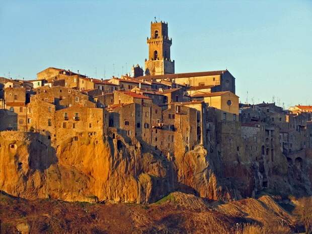 Город Питильяно (Pitigliano). Италия