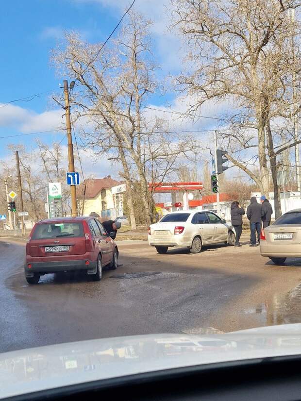 ДТП на повороте на бывший ашан