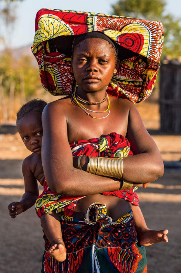 Женщина племени мукумбал/Фото:Tariq Zaidi / ZUMA Press Женщина племени мукумбал/Фото:Tariq Zaidi / ZUMA Press