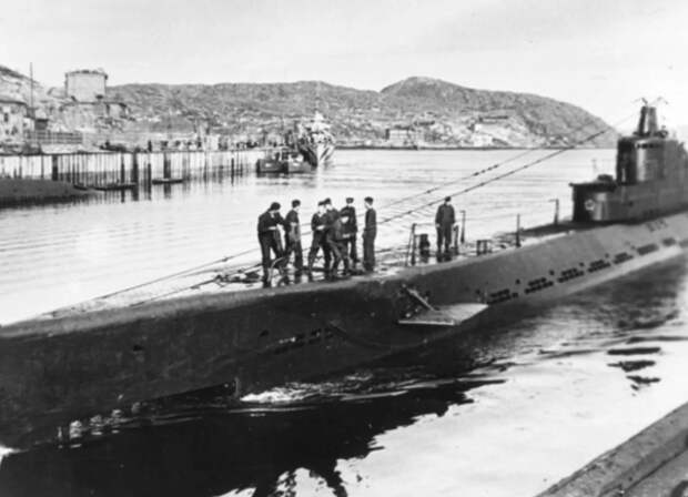 Советская подводная лодка Щ-404