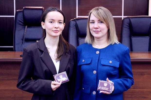 Вновь назначенным федеральным судьям вручили удостоверения