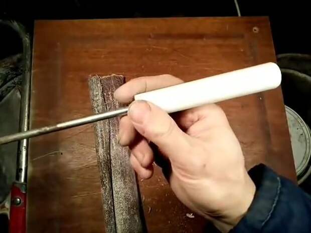 Как сделать рукоятку для инструмента из пластиковой трубы