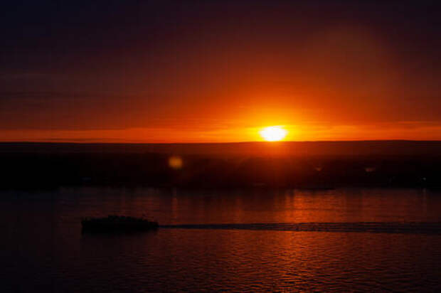 Первые возмущения от мощных вспышек на Солнце начали достигать Земли